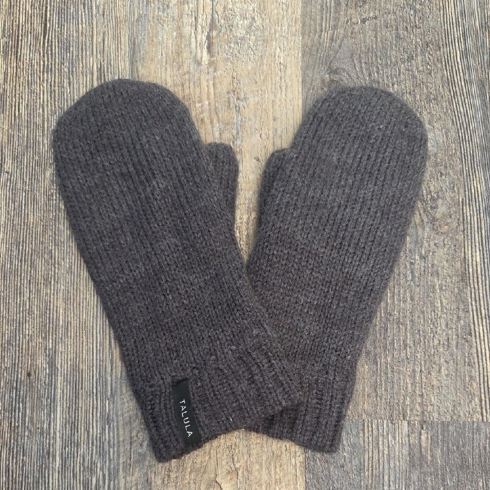 Talula Gray Knit Mittens